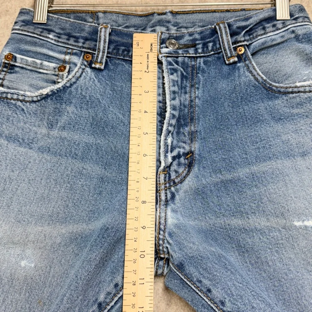 Levis distressed not